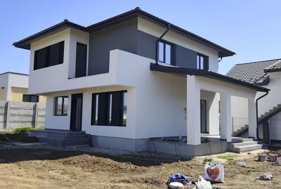 FARA COMISIOANE casa cu 4 camere P+1+pod 2 placi terasa curent 380v LA CHEIE - 1