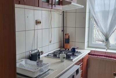 Apart. 4 cam, etaj 10, zona Ostroveni, mobilat, utilat, cu centrala proprie - 10