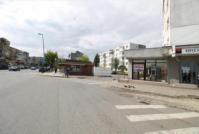 Zona Milcov - spatiu comercial -  subsol + parter - 136mp - 3