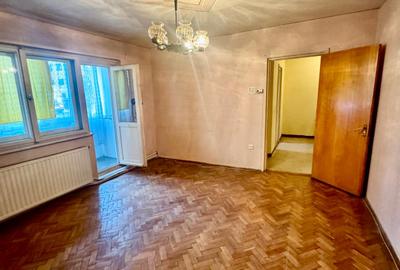 Apartament de vanzare zona Al. Crinilor