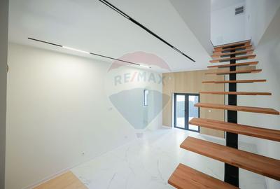 Apartament cu 4 camere de vânzare, ultracentral - 7
