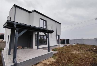 Duplex modern separat prin baie - zona linistita - pompa caldura - 2 fronturi st - 4