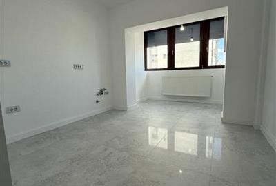 Decomandat cu 2 băi și 2 balcoane, renovat complet nou - 2