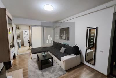 Apartament cu 3 camere semidecomandat, mobilat în Central