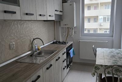 Apartament cu 2 camere decomandat, mobilat în Central