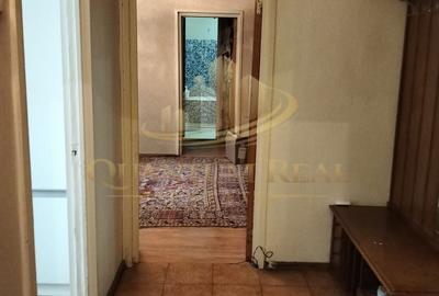 Apartament cu 3 camere semidecomandat în Moșilor
