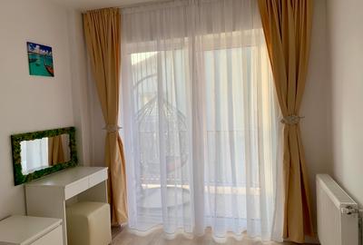 Ofer spre închiriere apartament cu 3 camere - 6