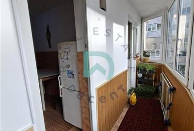 Apartament 3 camere Astra, decomandat, etaj intermediar,Calea Bucuresti - 7