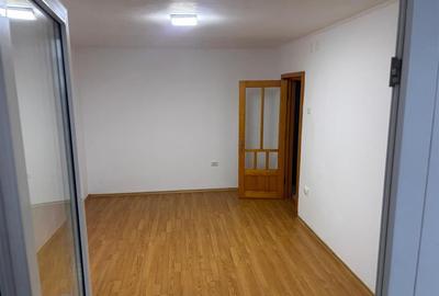 3 camere Renovat, confort 1 decomandat, etaj intermediar, Viziru 3 - 4