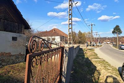 Casă și teren de vânzare Polovragi - Racovița - 12