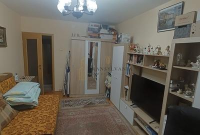 Apartament cu 2 camere decomandat, mobilat în Valea Aurie