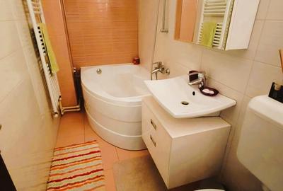 Inchiriere 3 camere cu centrala proprie 13 septembrie - 5