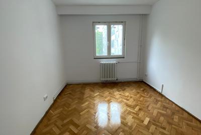 Apartament cu 3 camere Manastur , et 2/4 , zona Piata Flora - 9
