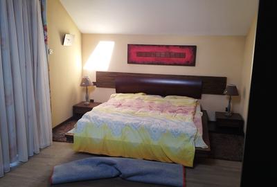 Vand  vila deosebita cu 5 cam.in zona 7Noi. - 9