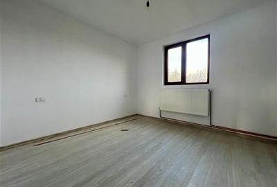 Vila cu 3 camere, 500mp teren, de vanzare in Voinesti - 4