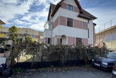 Vila solida, D+P+ Et 1 +  M, Ultracentral- Bulevard - 2