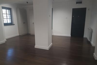 Spatiu central la bulevard, 70mp, toate utilitatile, grup sanitar, ideal birouri - 1