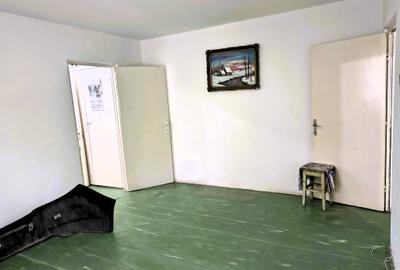 Vanzare Apartament 2 camere, Resita, etajul 1, liniște și acces facil - 11