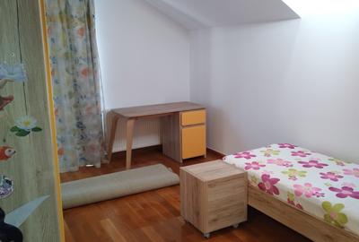 Vand  vila deosebita cu 5 cam.in zona 7Noi. - 8
