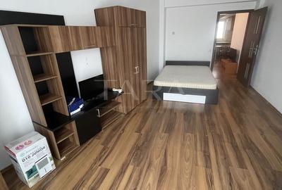 Garsonieră decomandată, mobilată în Ultracentral