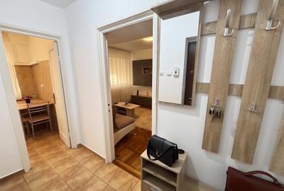 Apartament cu 2 camere de închiriat | Vedere către Piața Ovidiu - 12