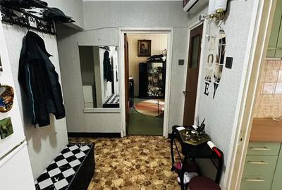 Apartament cu 3 camere decomandat, mobilat în Brâncoveanu