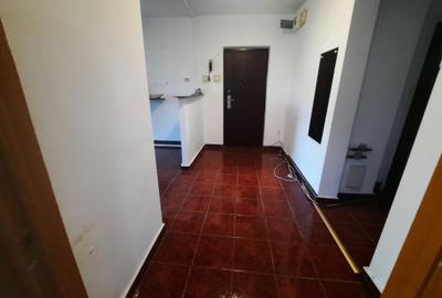 Apartament cu 3 camere decomandat în 13 Septembrie