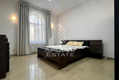 Apartament cu 4 camere circular, mobilat în Central