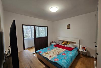 Apartament 3 camere, decomandat, etajul 4 din 4, cu pod, Girocului, comision 0% - 9