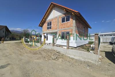 Casă de vânzare în Tălmaciu, spațiu generos, exterior la cheie, interior la alb - 12