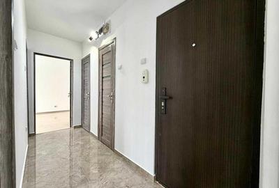 Apartament cu 3 camere semidecomandat în Podu Roș