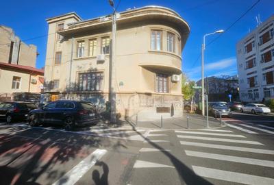 Apartament cu 4 camere în Știrbei Vodă