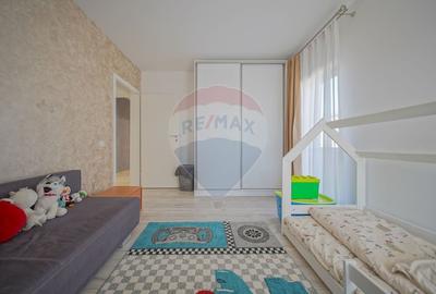 Vilă modernă, cu garaj, panouri și pompă de căldură, Cristian - 4