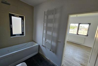 Casă individuală modernă, „la cheie”, pe malul lacului în Samurcași - 12