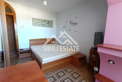 Apartament de vanzare cu 3 camere, decomandat -55 mp. balcon, pivnita - 15