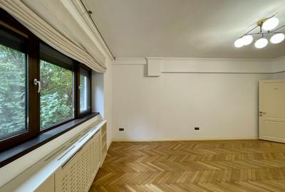 Garsonieră decomandată, mobilată în Primăverii