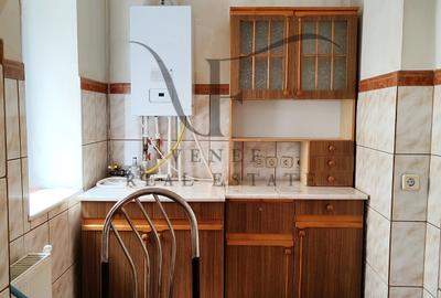 0 COMISION 3 Camere 106 mp 3 balcoane etaj 1 Calea Calarasilor Hala Traian - 33