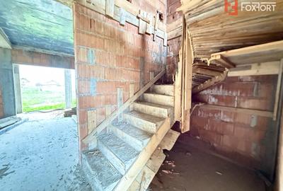 Duplex intreg 8 camere, LA ROSU, de vanzare in Sacalaz, la intrare - 7