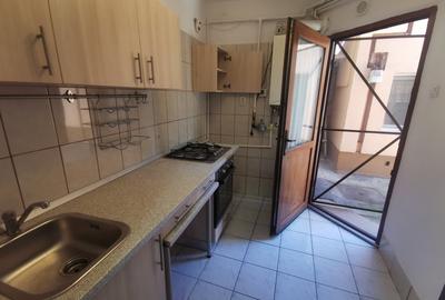 Casa de vanzare, 2 corpuri si garaj, curte comuna, zona Turda - 8