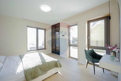 De vânzare Vilă cu 8 camere în Sânmartin, 290 mp util, teren 1100 mp - 13
