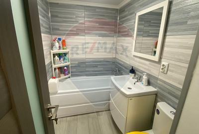 Spațiu comercial de închiriat - Găești, Str. Cuza Vodă - 11
