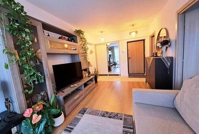 Apartament cu 3 camere semidecomandat, mobilat în Pipera