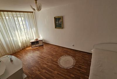 Apartament cu 2 camere decomandat în Rahova
