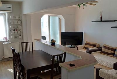 Apartament cu 3 camere decomandat, mobilat în Brătianu