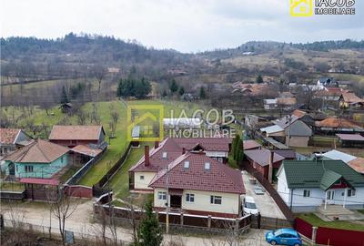 Casa, anexe, 3762 mp teren, 25000 mp padure, Comanesti, jud. Bacau - 2