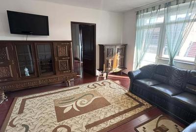 Apartament cu 2 camere, mobilat în Central