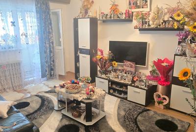 Apartament cu 3 camere decomandat în Bejan