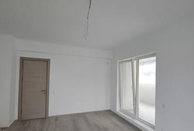 Apartament cu 3 camere decomandat în Theodor Pallady