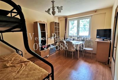Apartament cu 4 camere decomandat în Doamna Ghica