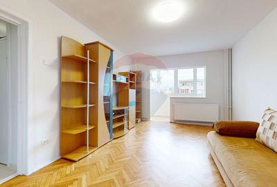 Apartament cu 3 camere decomandat, mobilat în Județean